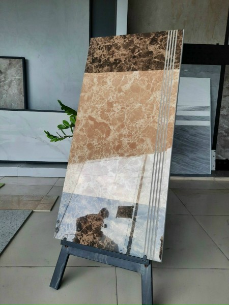 Ốp Cầu Thang Giá Rẻ